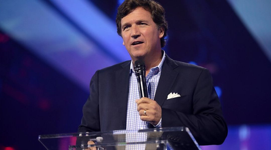This viral photo of Tucker Carlson just set Twitter on fire and speculation began to mount