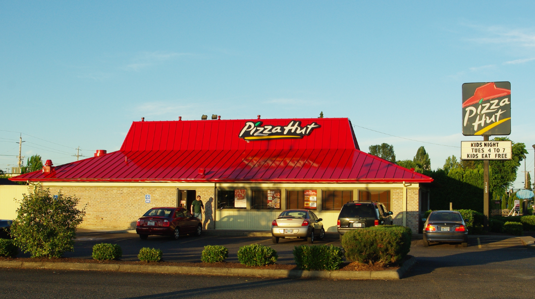 Pizza Hut is adding a surprising new item that has the Internet fired up